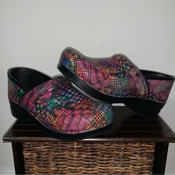 Women’s Dansko Professional Clogs Size 10-5-11 (EU 41) EUC - Picture 1 of 8